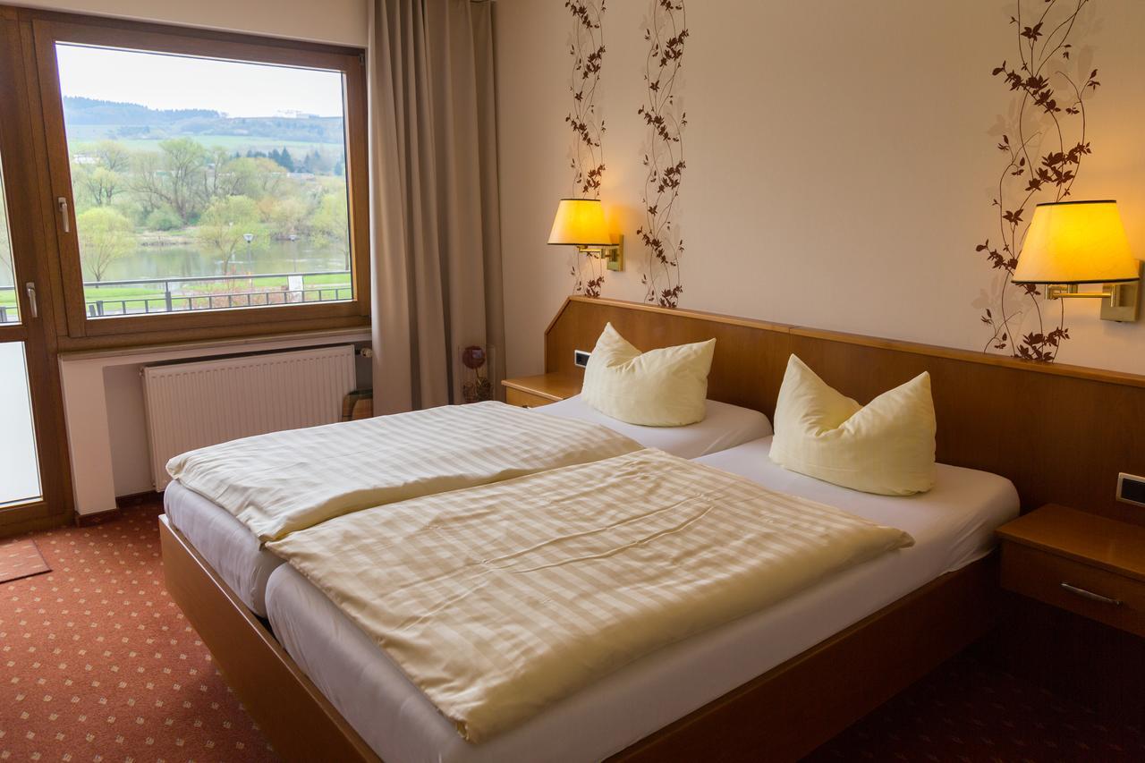 Hotel Zehnthof Uerzig Exterior photo